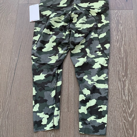 Lululemon Fast and Free HR Crop 23" tights in camo print - Picture 5 of 6